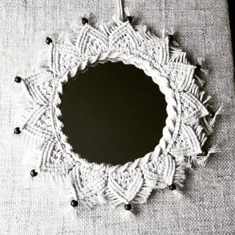 Oglinda cu macrame