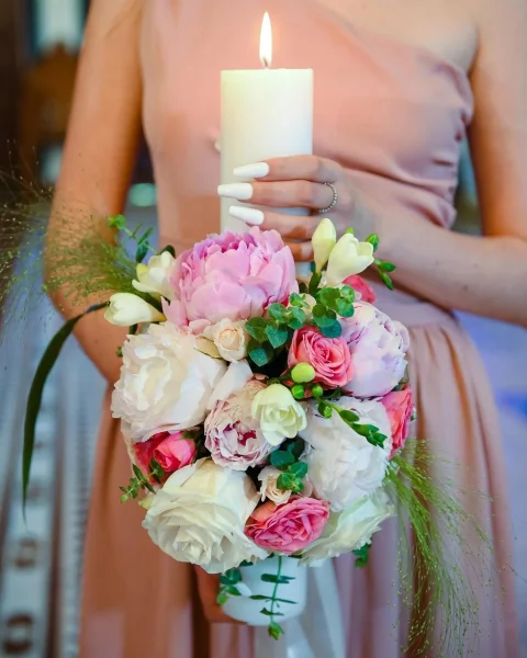 Lumânări Decorative cu Aranjament Floral – Nuntă & Botez