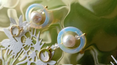 Cercei cu cerc de Opal 2cm, perla de cultura si cubic zirconia, tortite placate cu aur 18K