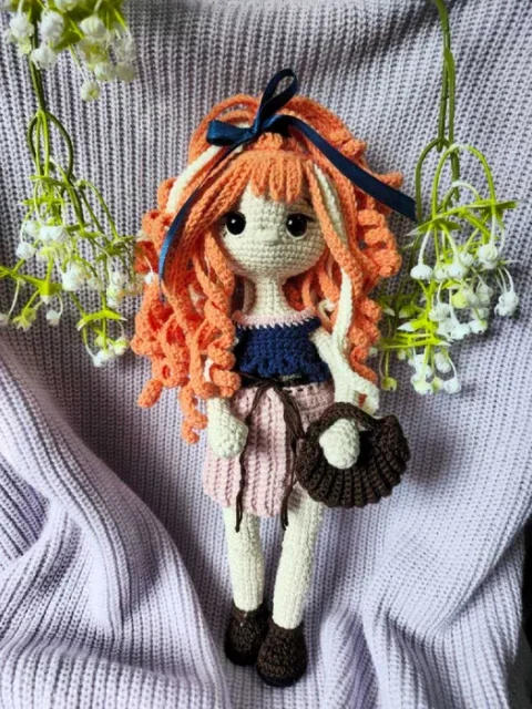 Păpușă amigurumi lucrată manual
