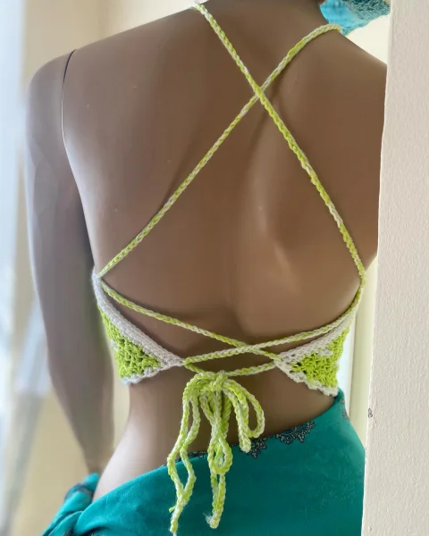 Top crosetat handmade verde lime-bustiera halter cu spate reglabil