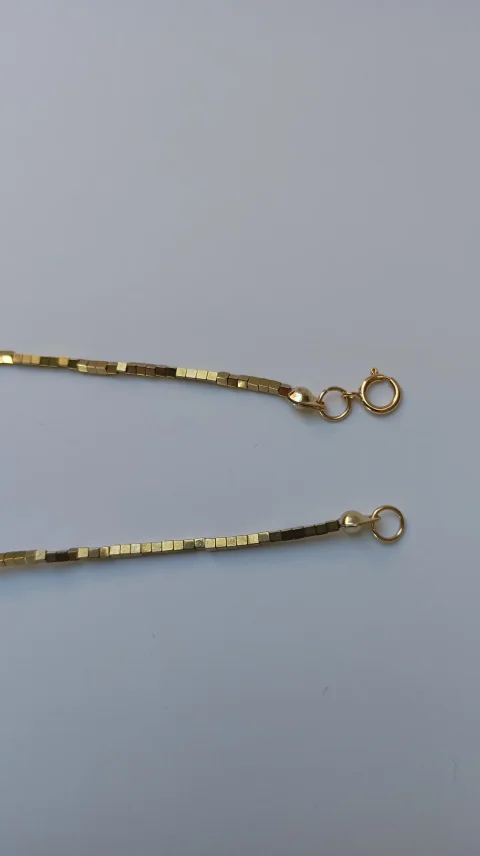 Colier fin din Hematit 1.5mm, lungime 42 cm